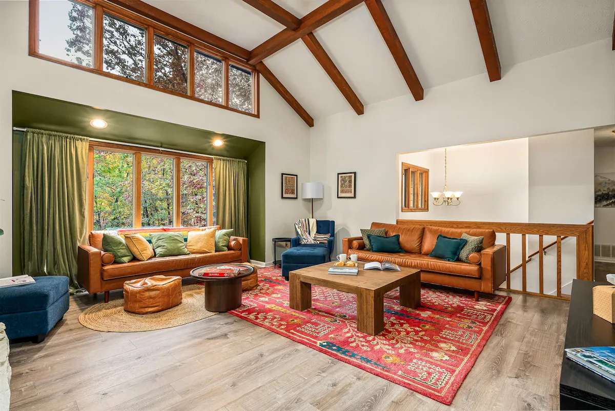 Adventure Haven interior and amenities, photo 4
