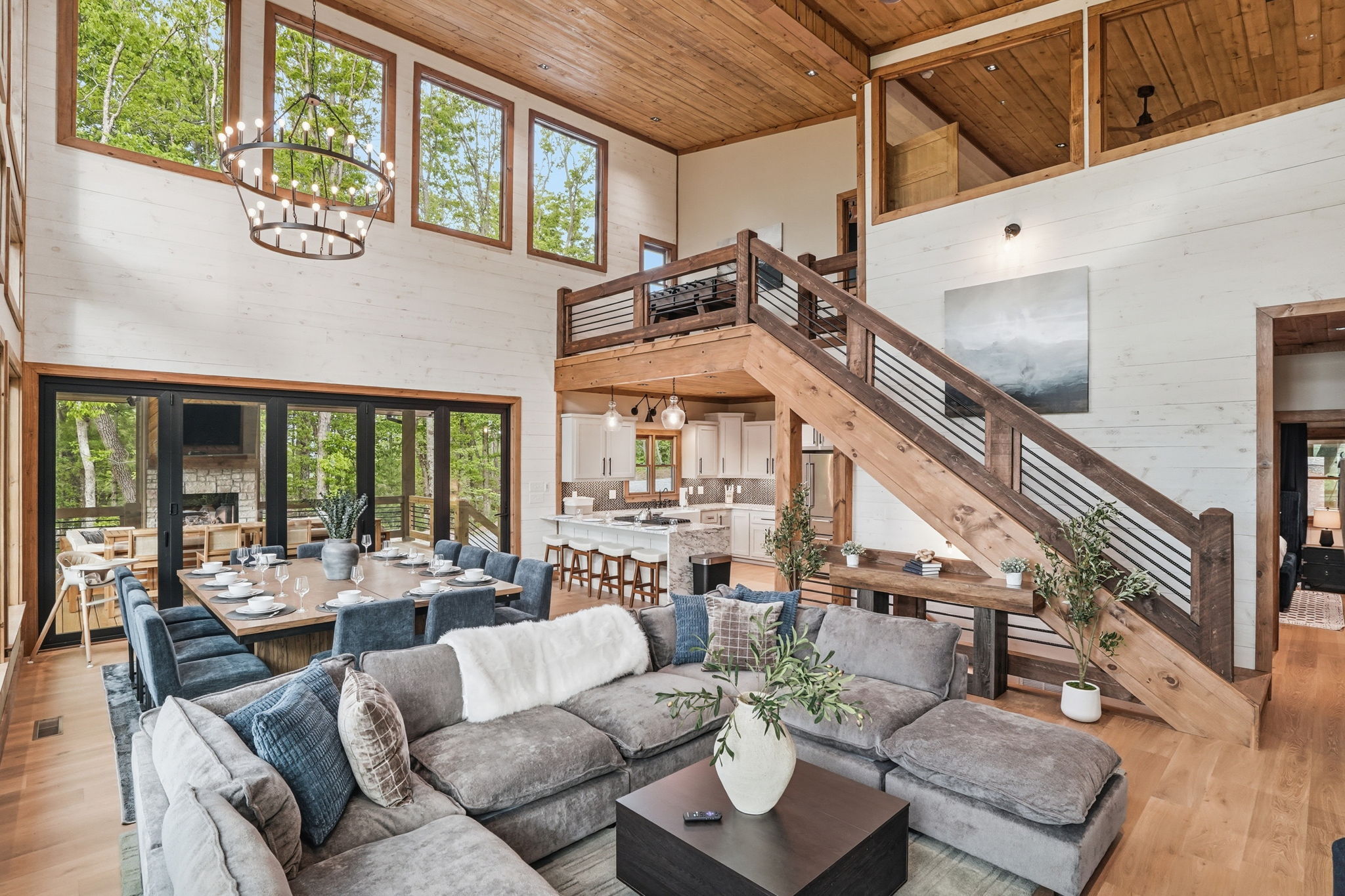 Short-Term Rental Design Trends: What's Popular Now photo