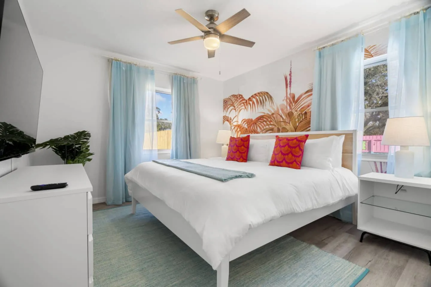 Playcation Oasis interior and amenities, photo 14