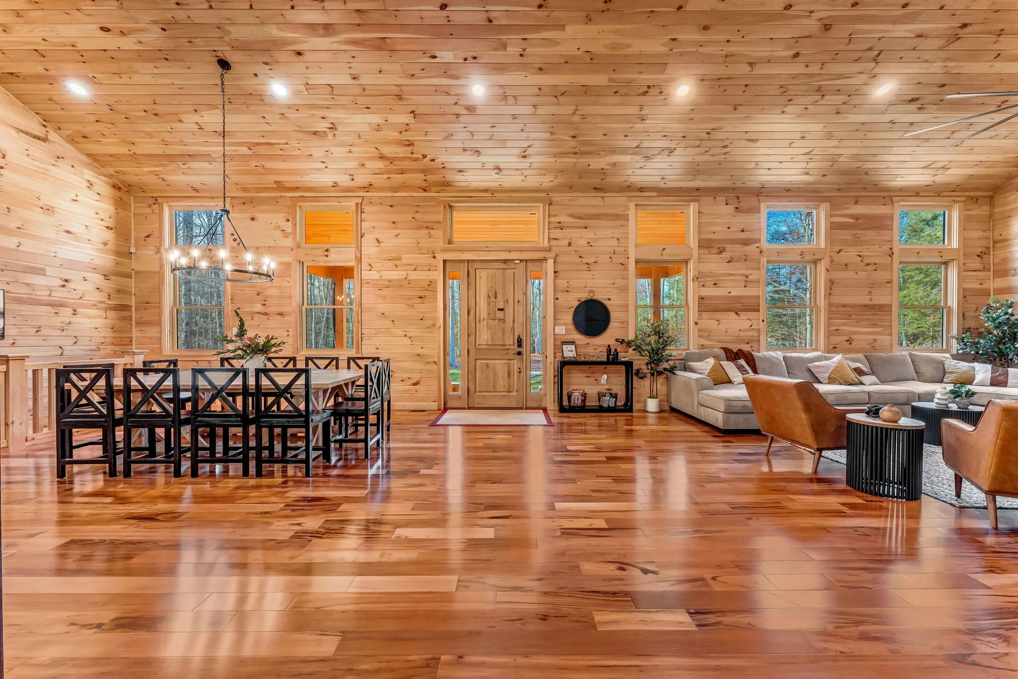 Grand Timber interior and amenities, photo 16