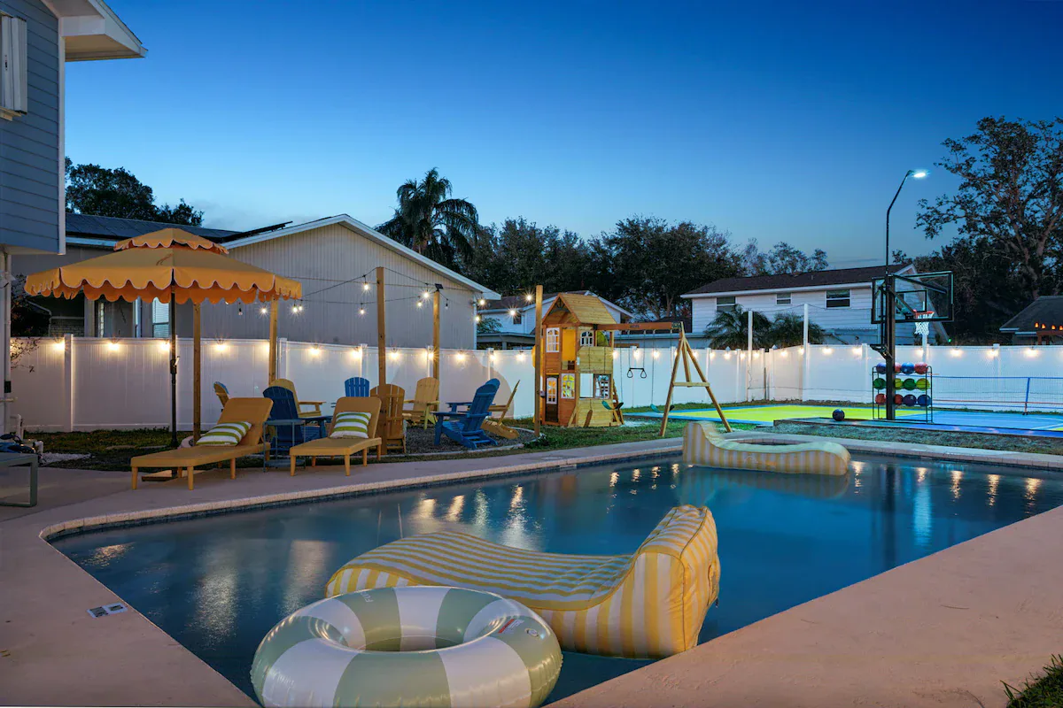 Beach Resort Home interior and amenities, photo 4