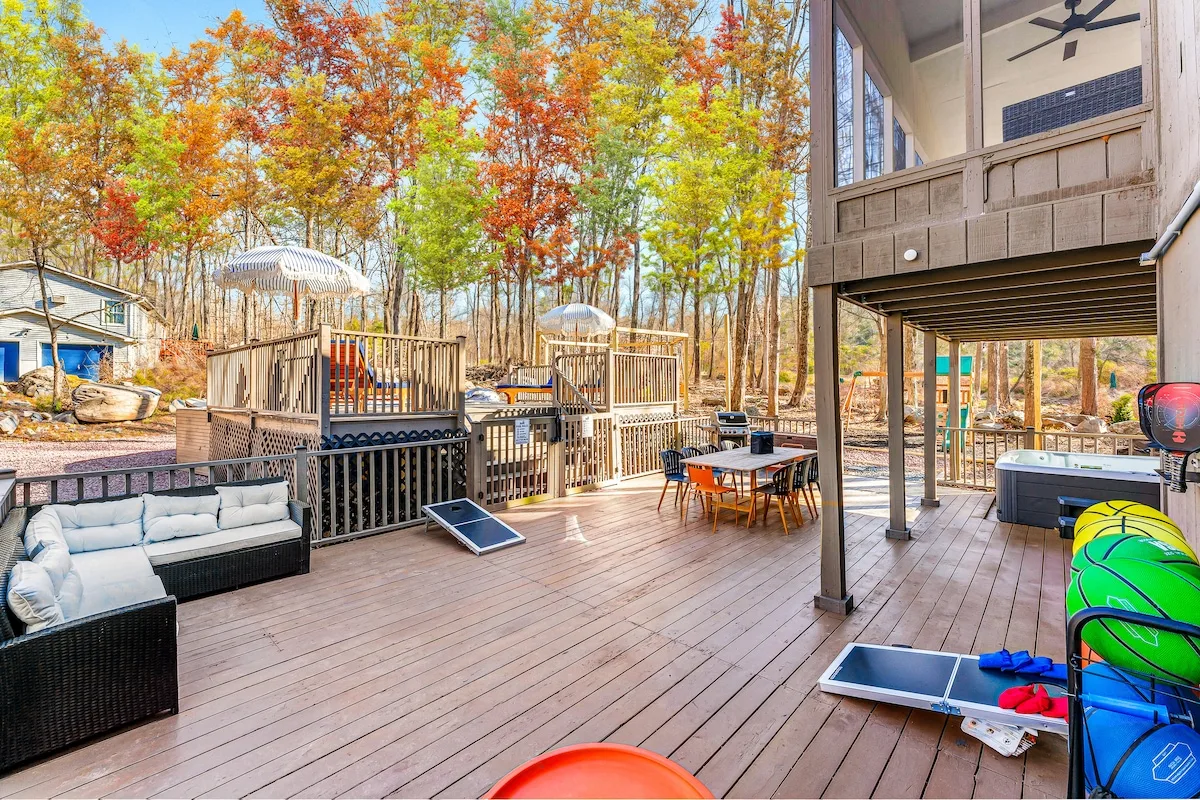 Heated Pool Estate interior and amenities, photo 17