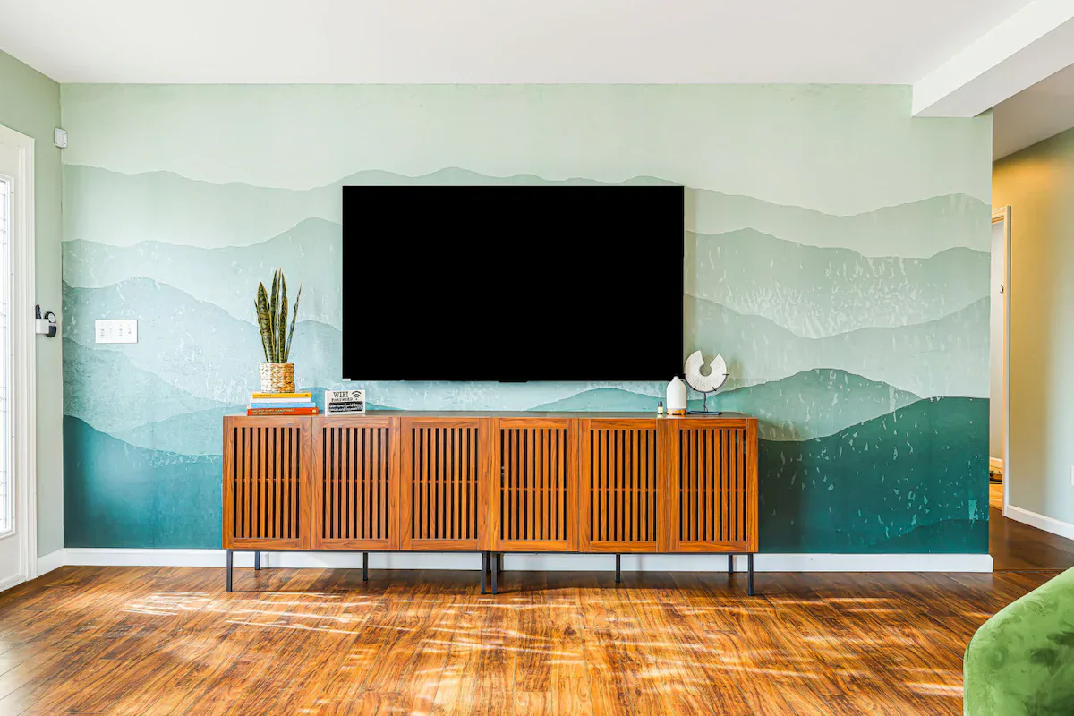 Lavish Lawson interior and amenities, photo 12