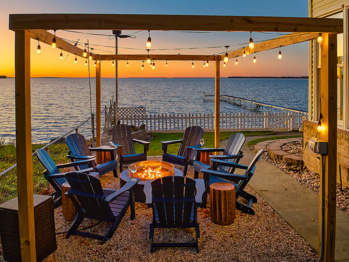 Luxury Lakefront interior and amenities, photo 4