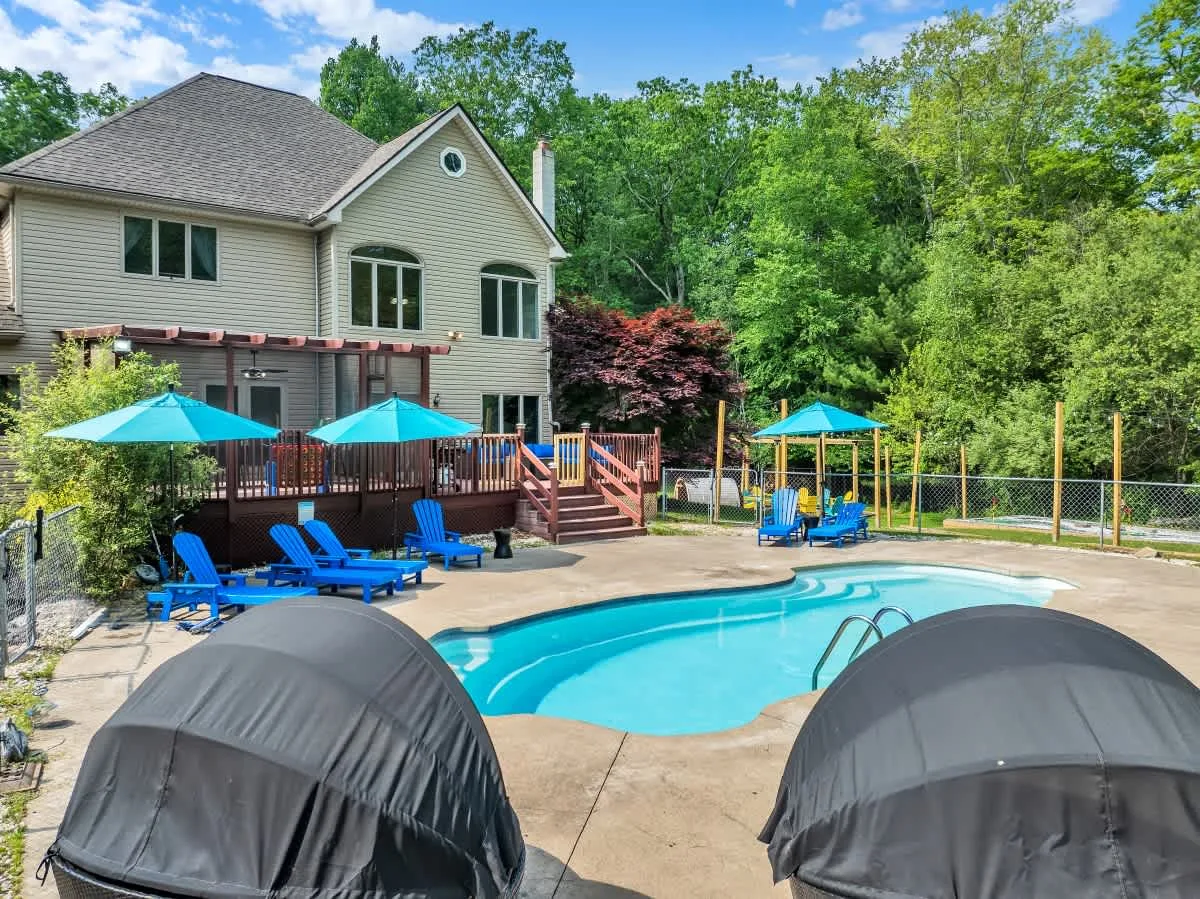Adventure Compound interior and amenities, photo 6